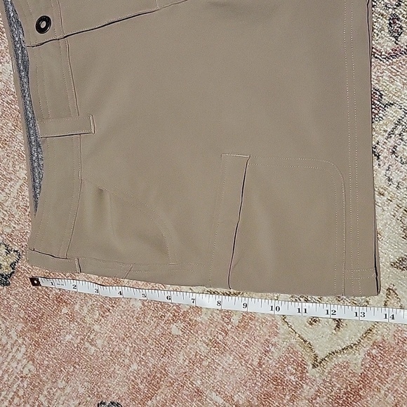 The North Face Tan Women's Polyester Elastane Zip Front 5 Pocket Shorts - Size 6 - Picture 6 of 11